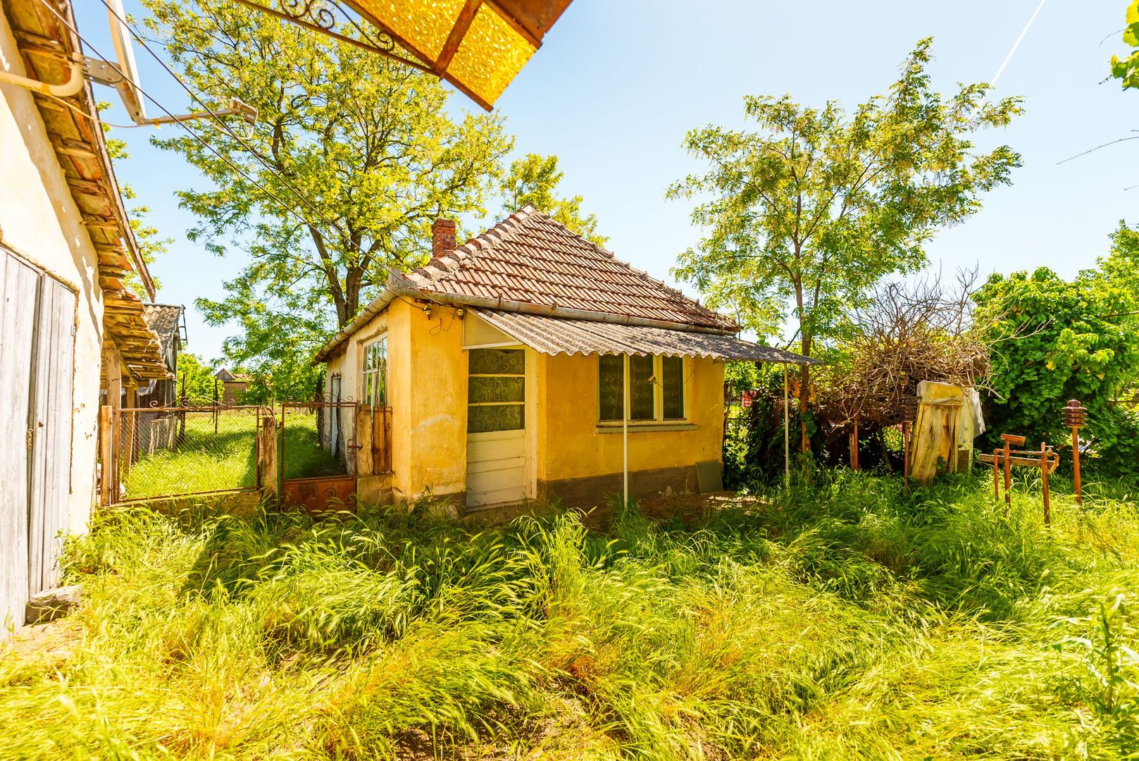 Casă cu potențial în Iratoș - Poză 21