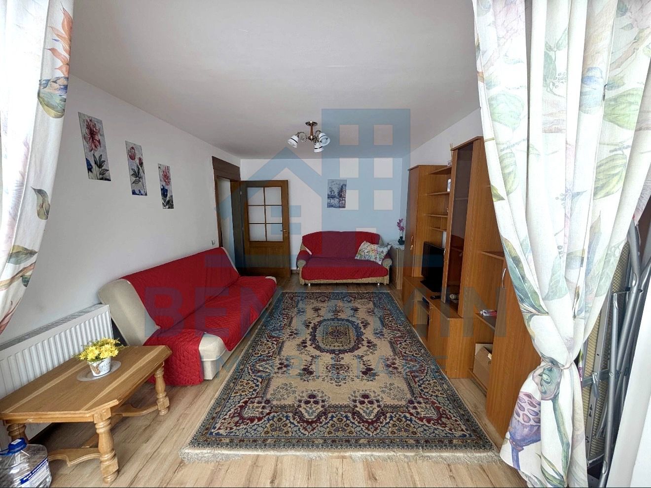 2 decomandate - parter - 53mp - centrala - Grivitei - Poză 3