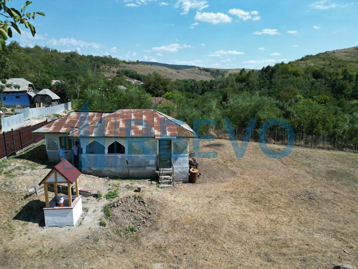 Casă și teren de vânzare în Parincea jud. Bacău. - Poză 10