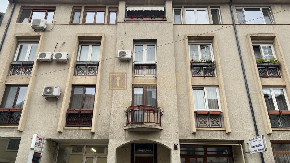 Piata Unirii; dormitor +birou;parcare privata si boxa (centrala proprie si ctr.) - Poză 1