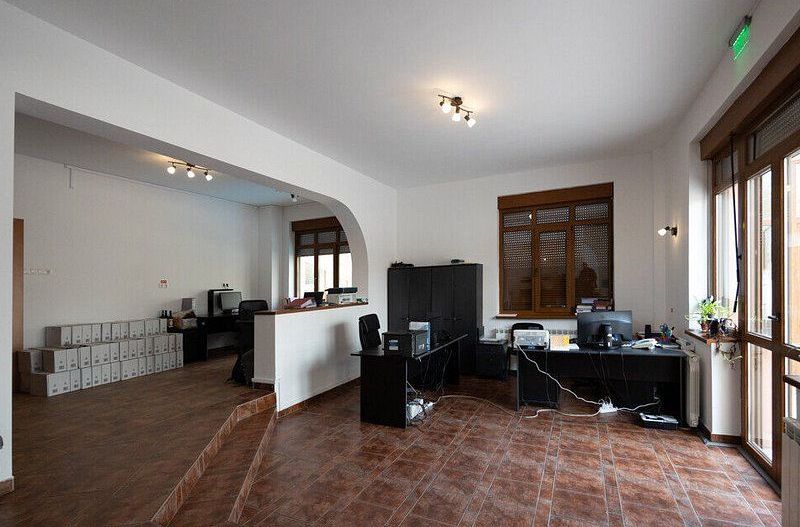 Vila cu 750 mp utili si teren de 1.480 mp in Erou Iancu Nicolae - Poză 16