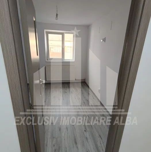 Apartament cu 3 camere decomandate, Cetate - Poză 4
