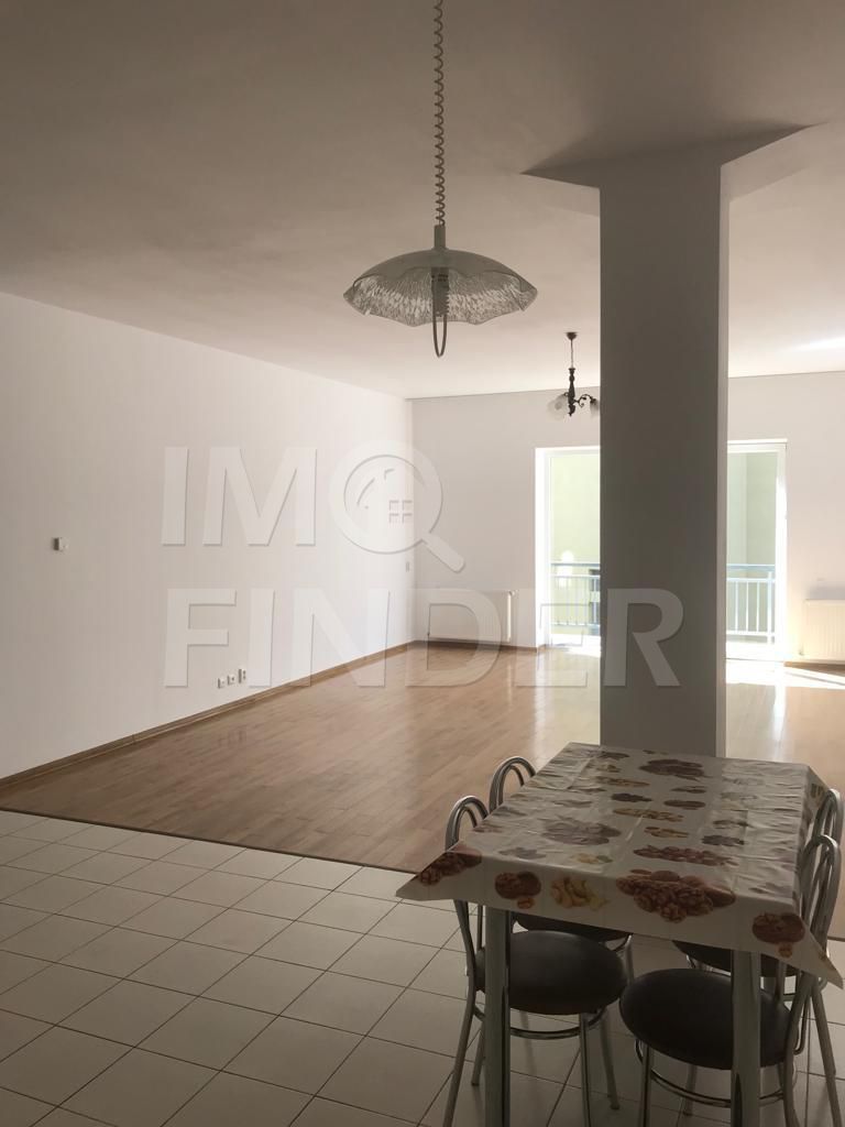 Inchiriere spatiu birouri in zona Plopilor, Sala Polivalenta - Poză 2
