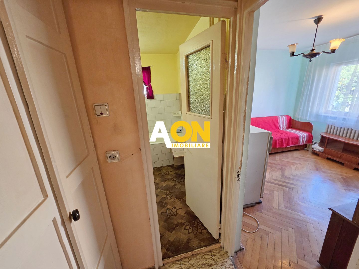 Apartament 2 camere, decomandat, etaj 2, Cetate, zona Kaufland - Poză 9