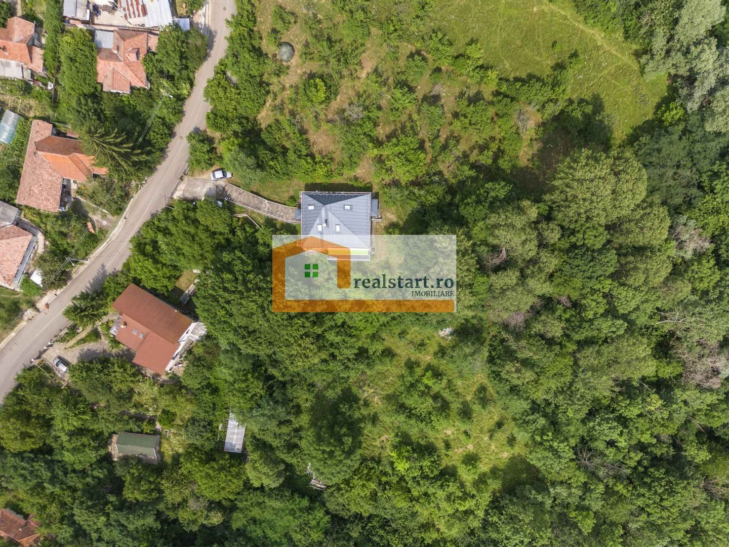 Cornu, Vedere la Padure, Vila D+P+M, 33000mp teren, 4 parcare - Poză 2