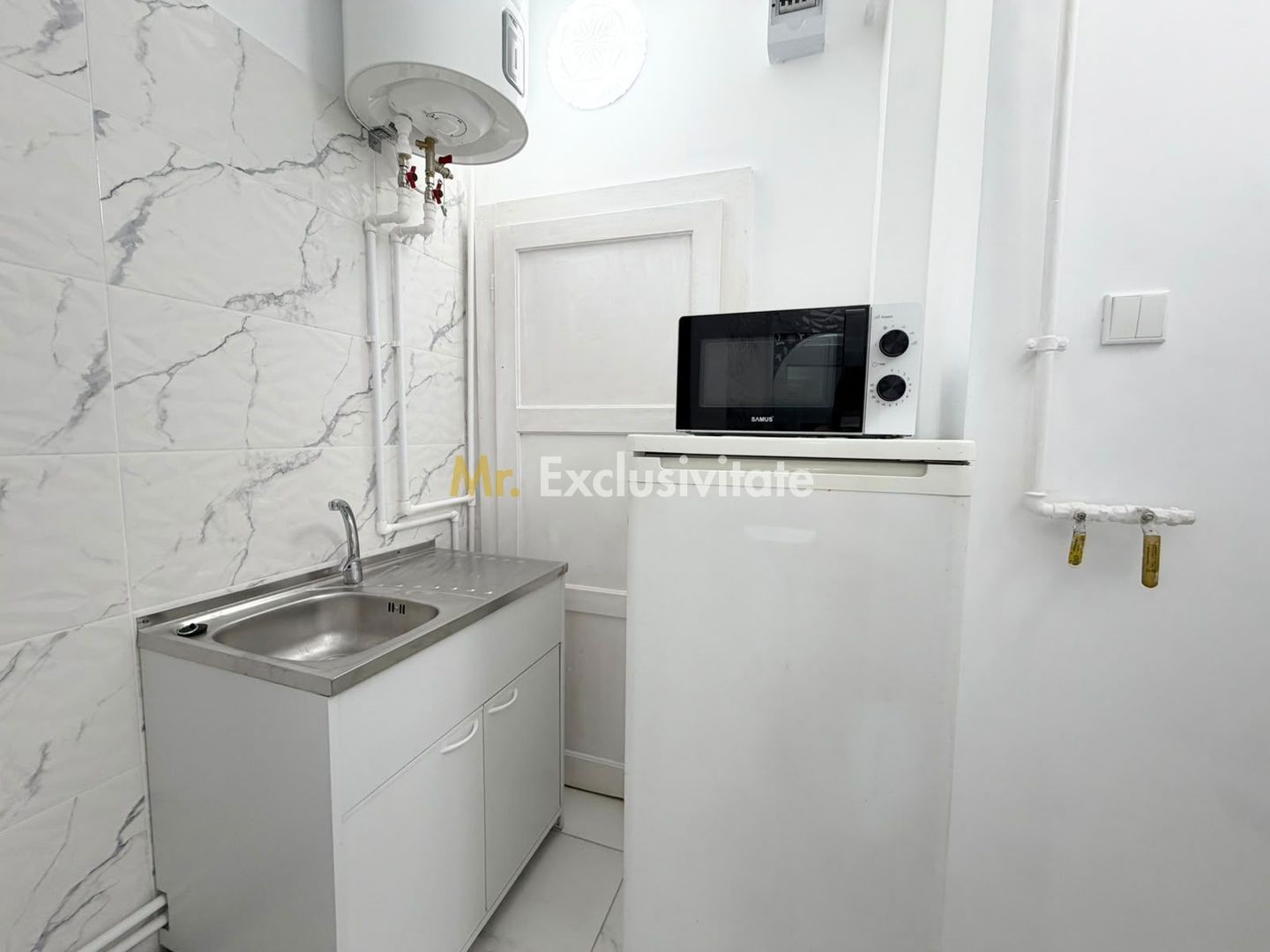 Garsonieră de închiriat, renovată, langă metrou Universitate - Poză 4