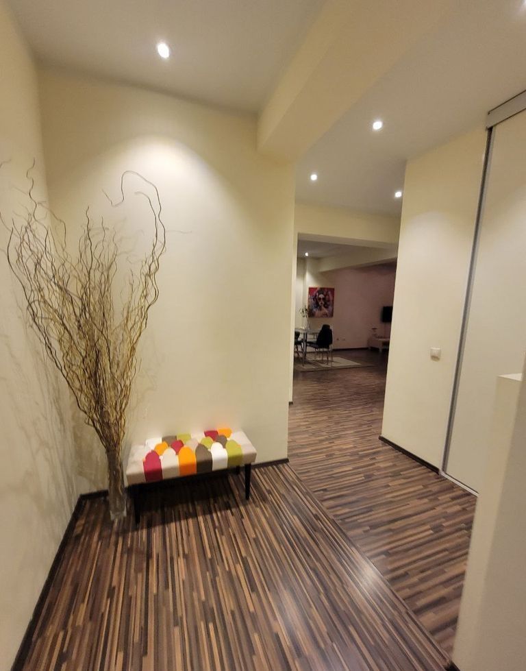 Închiriez apartament 2 camere, Decebal, openspace, parcare inclusă - Poză 8