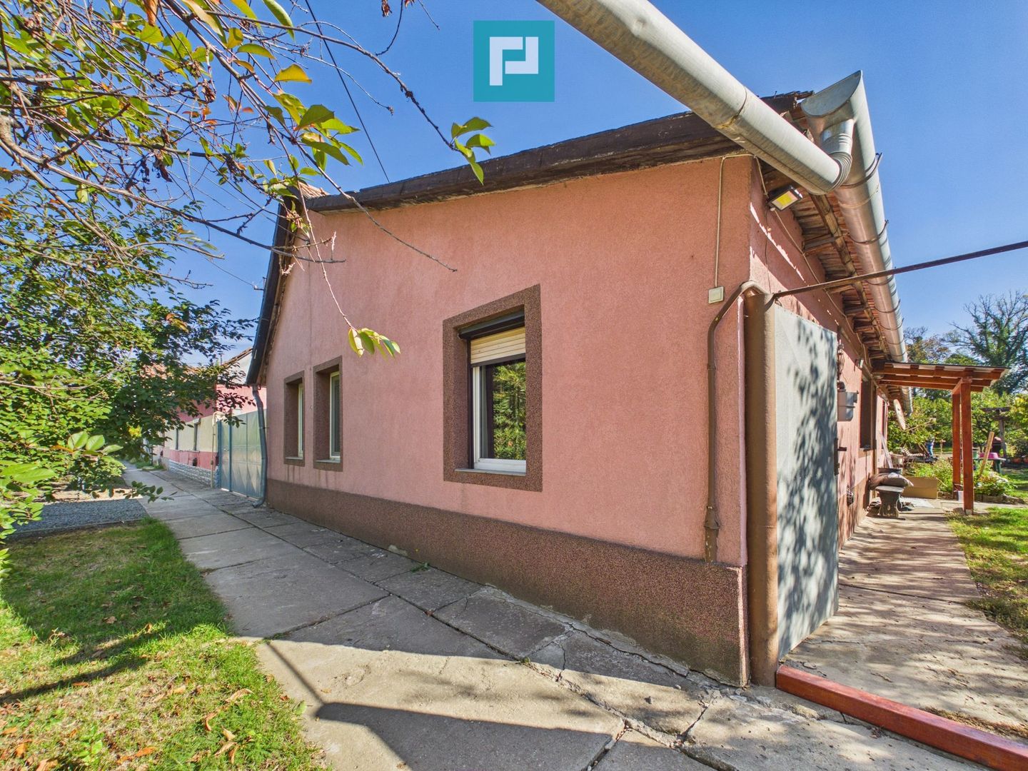 Casă cu 3 dormitoare în Bătania - Poză 2
