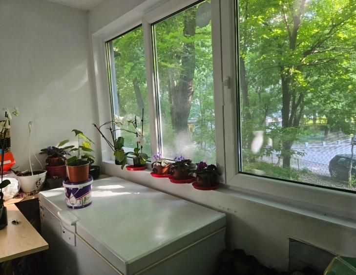 Apartament 3 camere, Bld. Obregia. Etaj 1. Loc parcare. - Poză 1