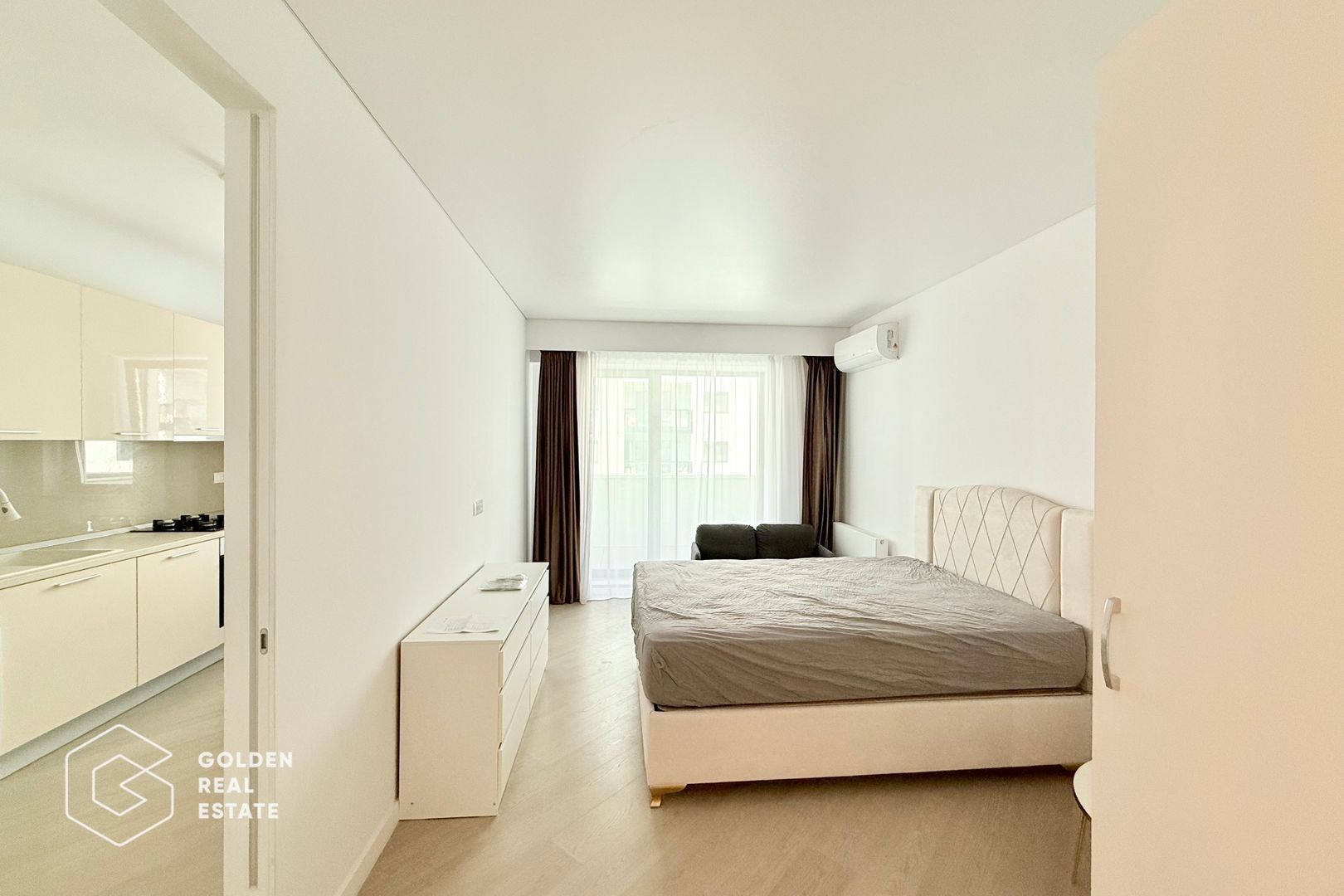Studio la cheie Pipera, Cortina North, etaj 5,  mobilat și utilat - Poză 3