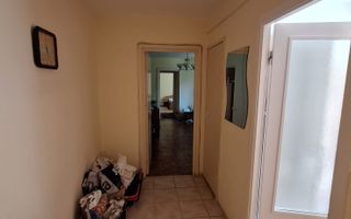 Apartament 2 camere etaj 1/4 de vanzare zona Valea Rosie - Poză 6