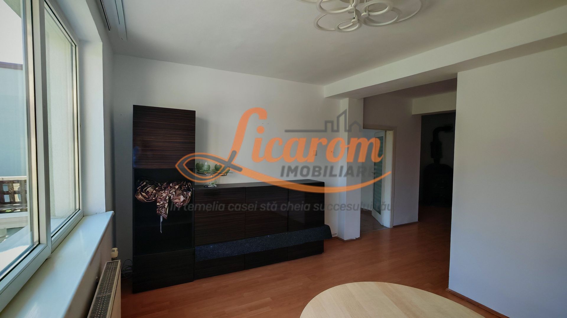 Apartament in vila,Bartolomeu,120 mp,3 camere,Spatiu depozitare 50mp - Poză 2