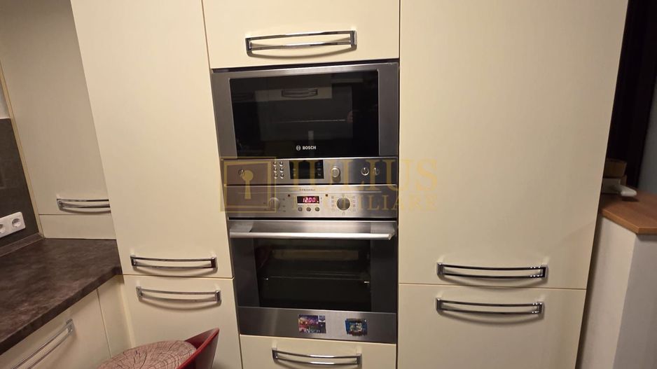 3 camere-107 mp, situat intr-o vila, loc de parcare, centrala gaz - Poză 30