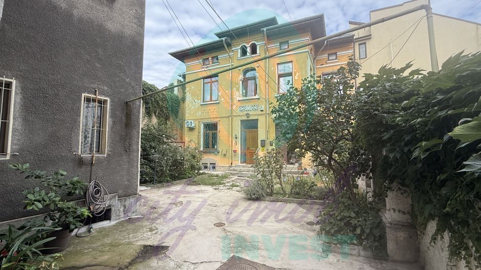 Apartament cochet vila edificata in perioada interbelica - Poză 15