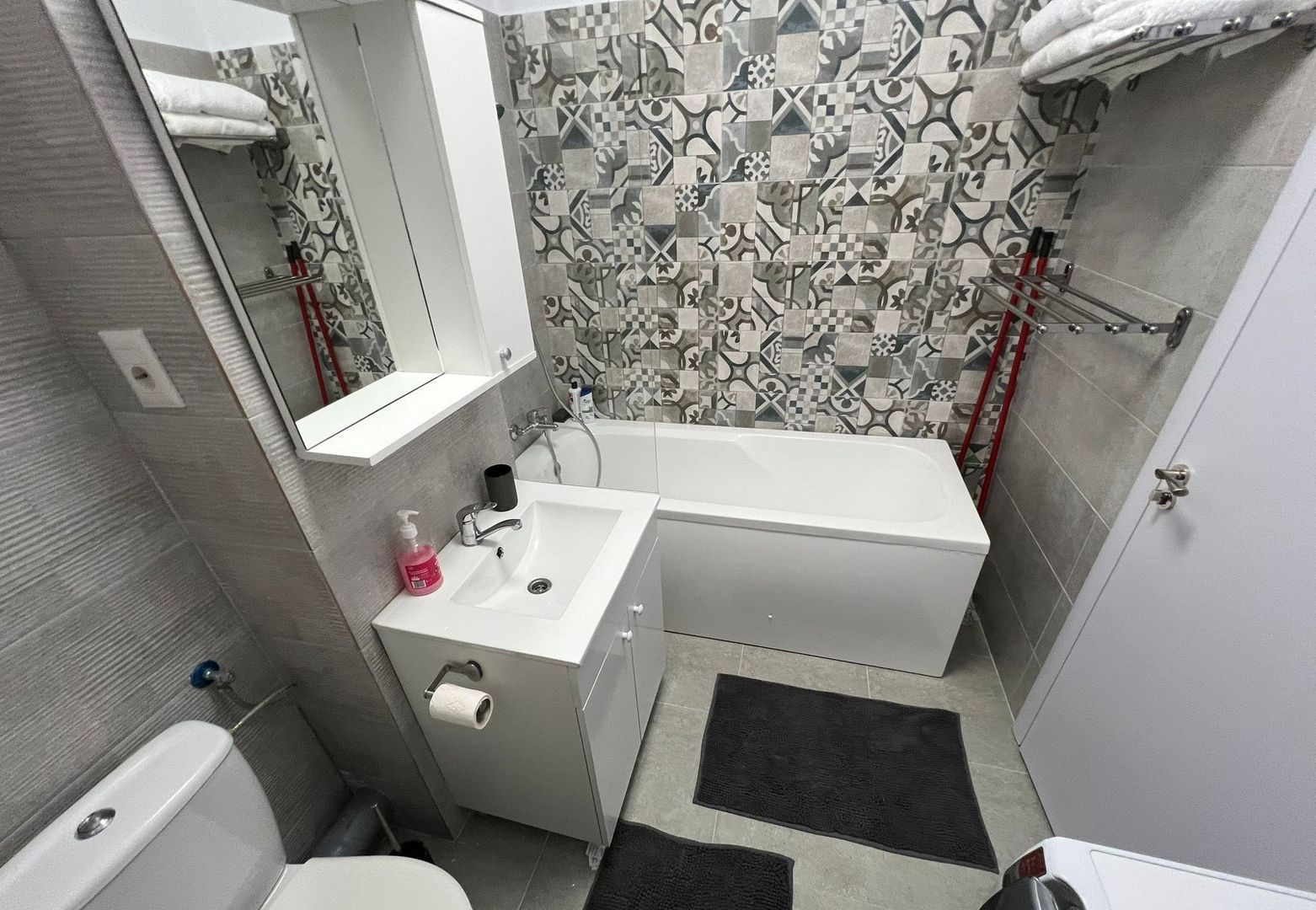 Apartament 2 camere cu terasă, parcare subterană, mobilat complet - Poză 18