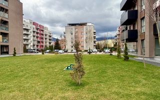 2 Camere / Decomandat / Boxă / Parcare - Poză 12