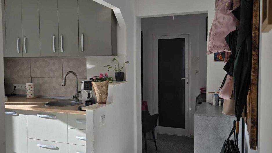 BRASADAS vinde ap 2 cam etaj 1/4 56mp în Carpați 2. - Poză 4