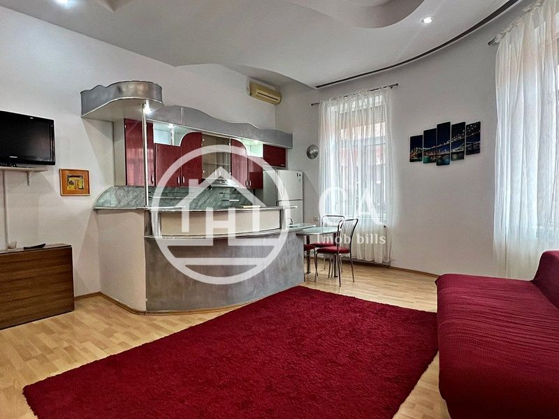 Apartament de vânzare cu 3 camere în zona Ultracentrală, Oradea - Poză 5