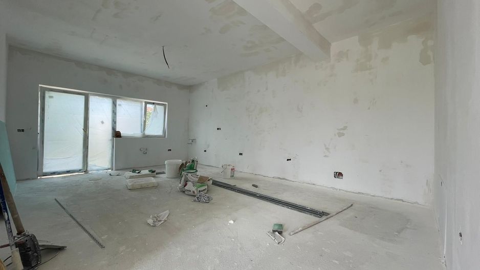 Duplex cu 3 dormitoare pe parter la cheie Mosnita Noua - Poză 2