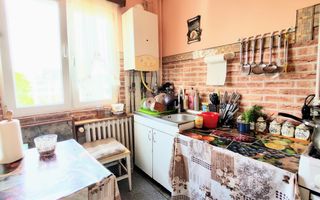 Apartament 3 camere, 63mp, renovabil, balcon, Bucium - Poză 4
