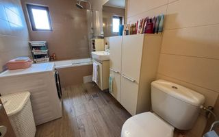 Apartament spațios cu 3 camere, 2 băi și balcoane generoase - Poză 5