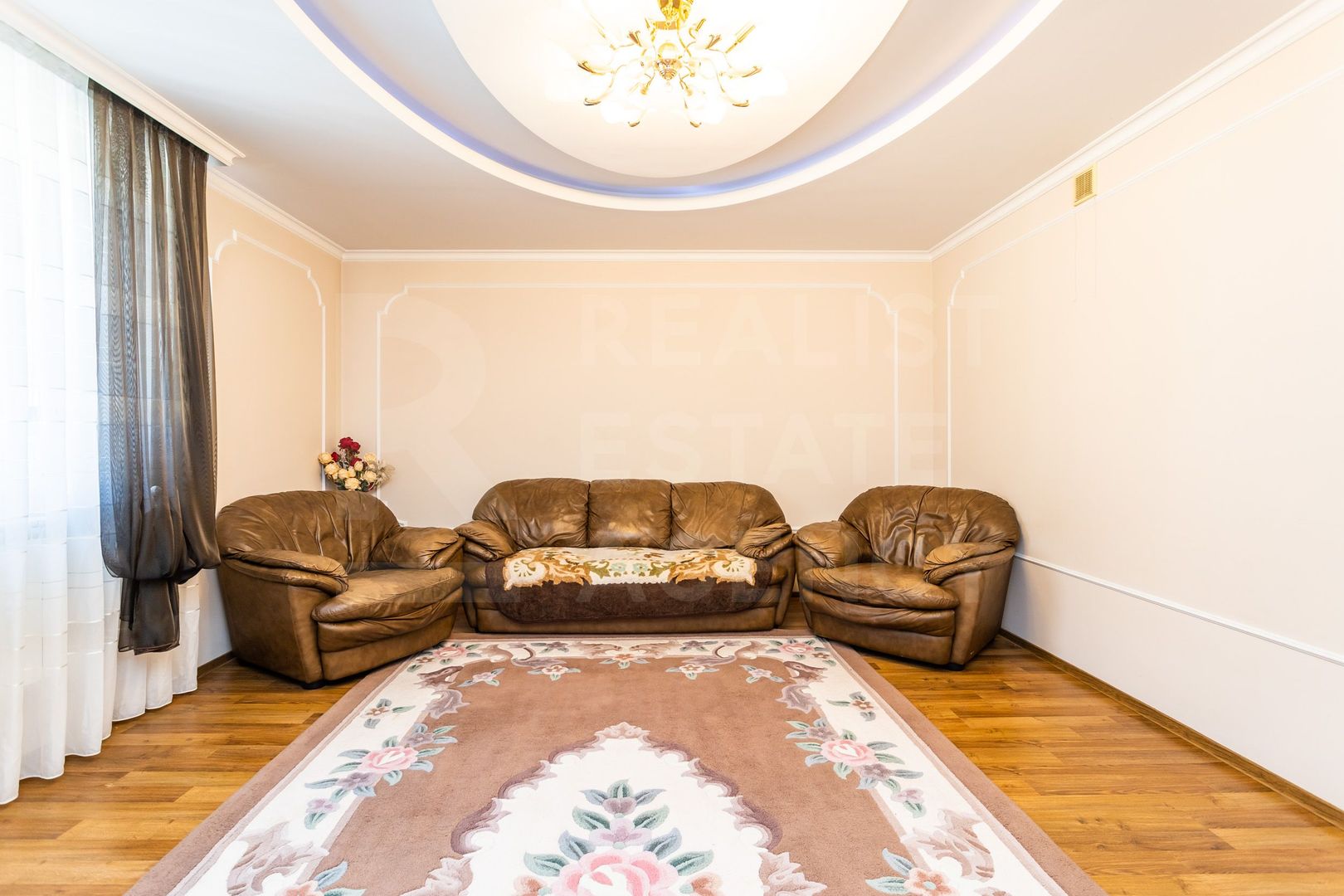 Vânzare, casă, 2 nivele, 4 camere, strada 31 August 1989, Centru - Poză 3