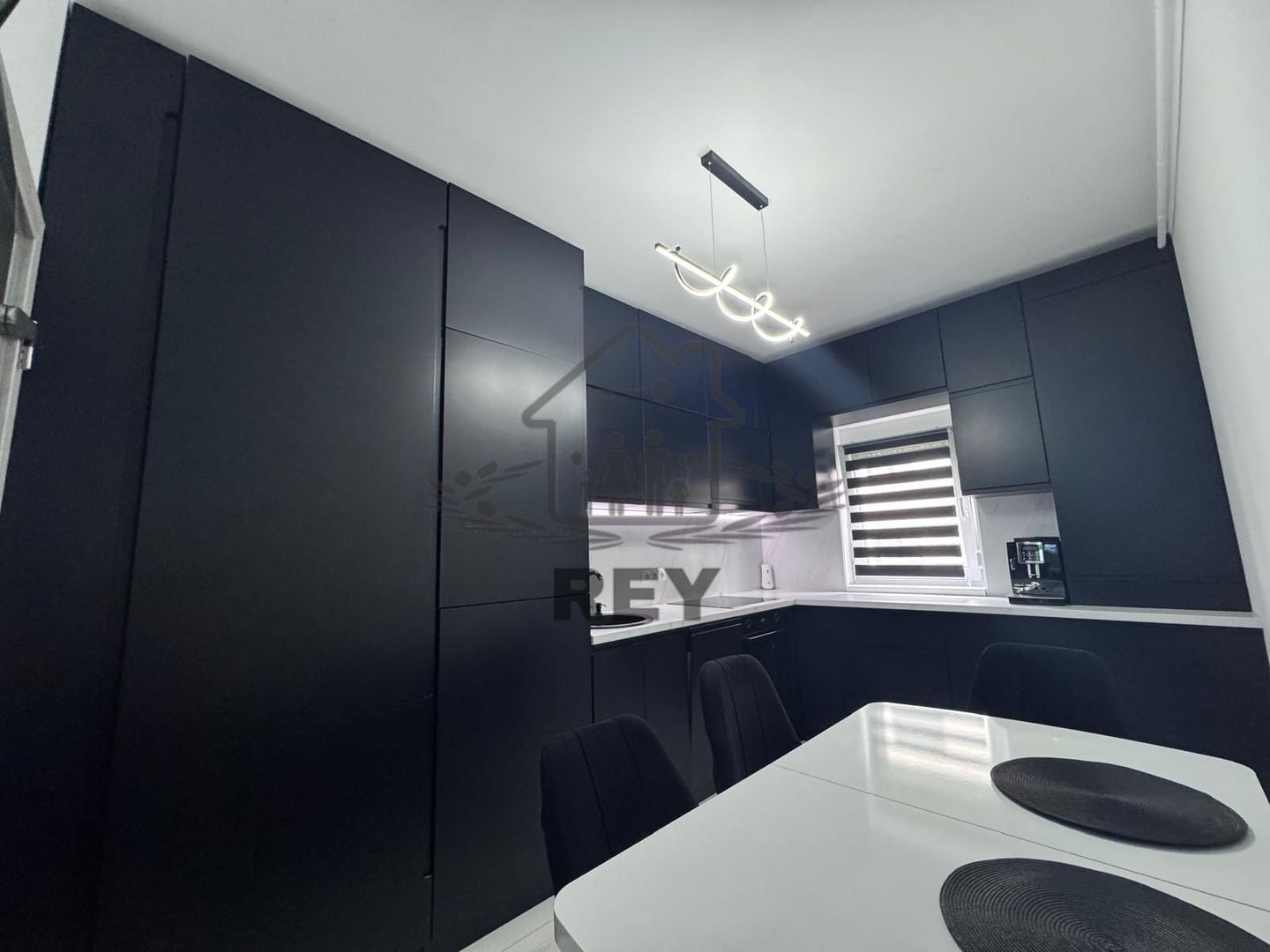 Apartament premium, 3 camere, complet mobilat si utilat de lux - Poză 4