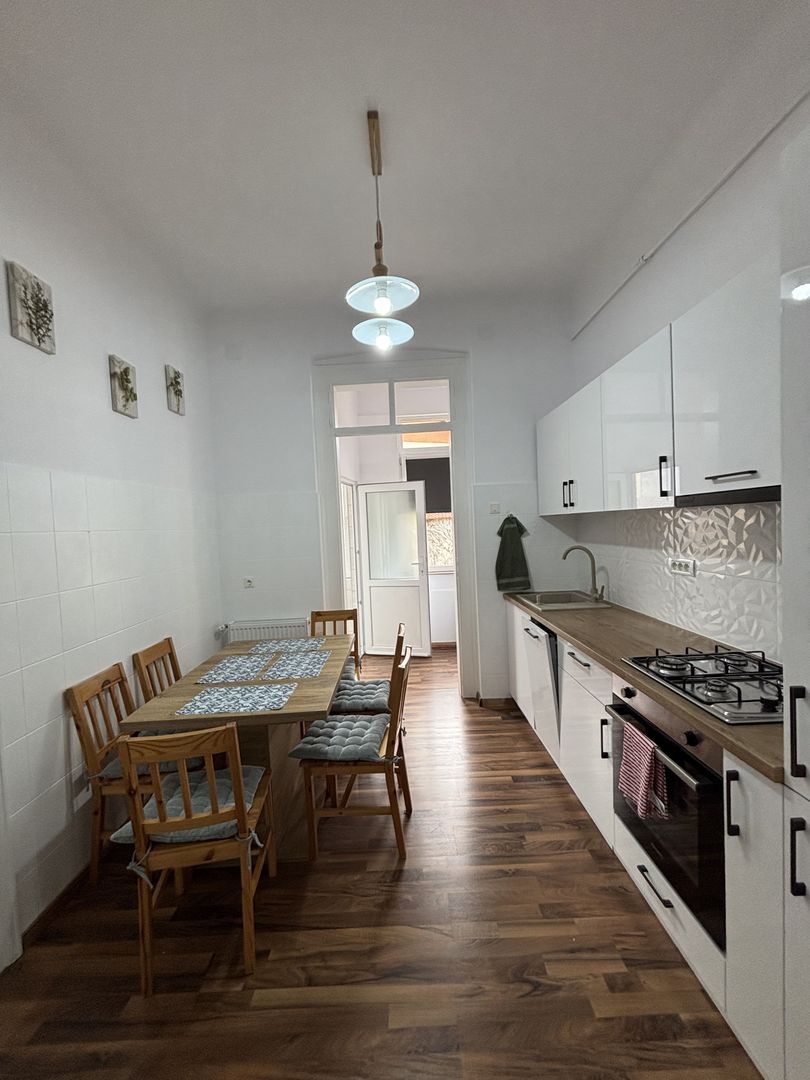 Vilă de închiriat zona Parvan - Poză 26