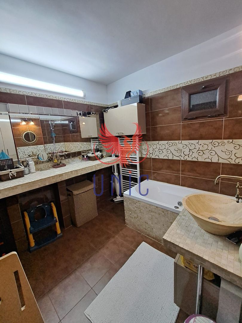 3 camere decomandate - Lapus - Poză 3