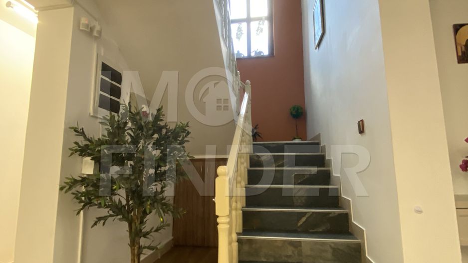 Vila individuala/Pensiune, teren 1022 mp, piscina, pompa de caldura - Poză 18