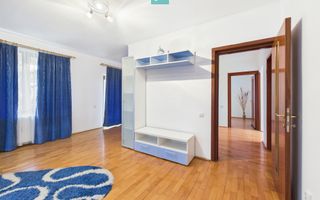 Casă spațioasă în Popești-Leordeni - Poză 15