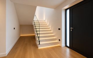 Vilă premium pe malul lacului – Izvorani | Piscină | Smart Home - Poză 7