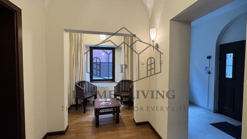 VILA DEOSEBITĂ LA VÂNZARE ÎN ZONA CENTRALĂ APROAPE DE CALEA PLEVNEI - Poză 2