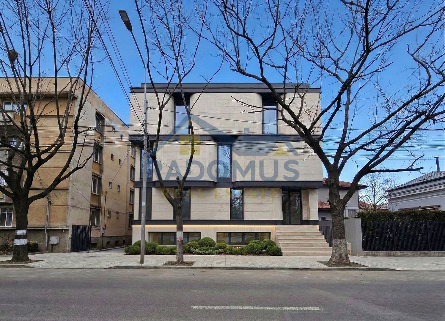 Oportunitate unică de închiriere – Clădire de birouri ultracentrală - Poză 1