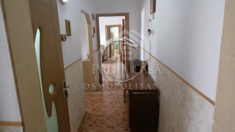 Apartament cu 3 camere zona Pod etaj 2 din 4 confort 1 cu imbunatatiri - Poză 2