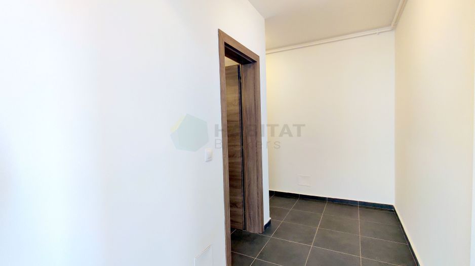 Decomandat, doua bai, loc de parcare in subteran, disponibil imediat - Poză 11