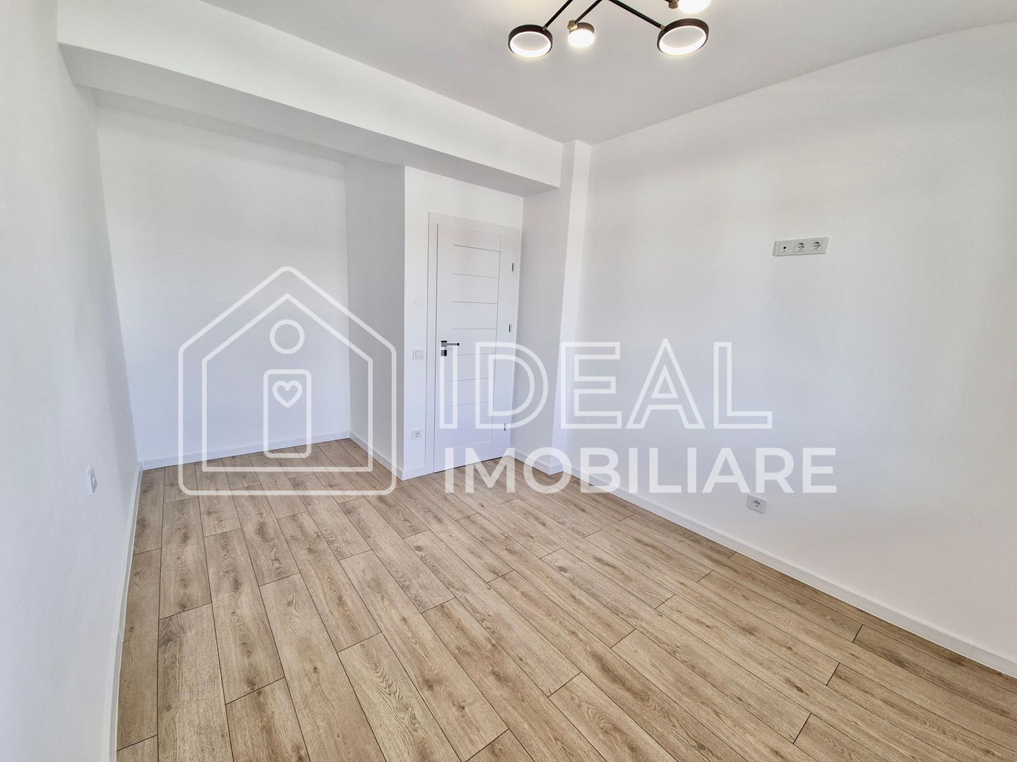 Apartament 3 camere si balcon |  Calea Surii Mici - Poză 3