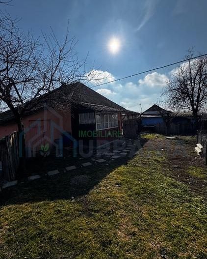 Casa locuibila la 39 km de Iasi, in Hermeziu, racordata la apa - Poză 4