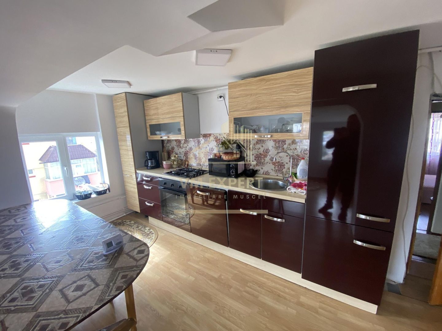 APARTAMENT 3 CAMERE, 97 MP, CAMPULUNG, PRET 62000 EURO - Poză 4