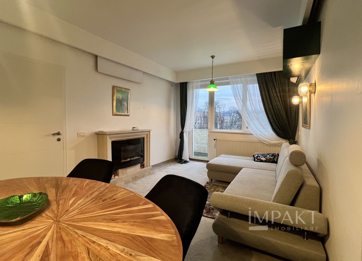 Apartament Modern,  Recent Renovat in Centrul Orasului! - Poză 3