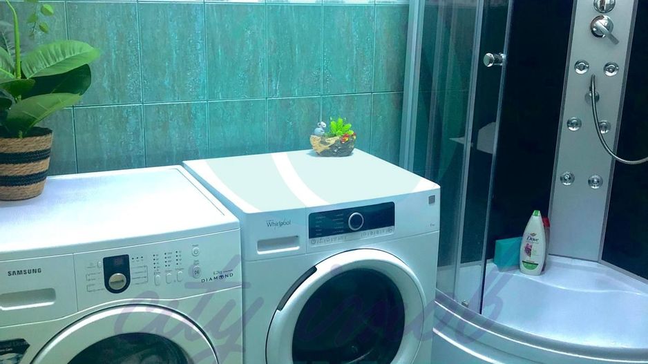 Apartament cu 3 camere renovat si cu parcare - Poză 6