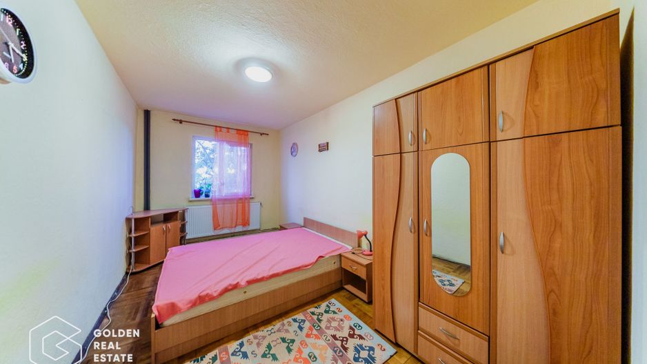 Apartament  4 camere, etaj 1, zona Vlaicu, centrală proprie, loc de parcare - Poză 6