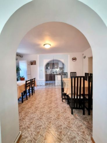 Casa/Villa 10 camere ,322 mp utili, teren 796 mp- zona 7 scari/ Sacele - Poză 5