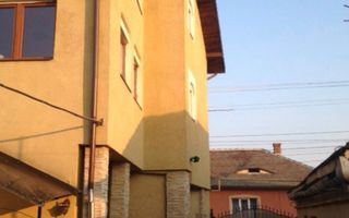 De închiriat Etaj + Mansardă 180 mp | 7 Camere cu 7 Băi | Lupeni - Poză 10