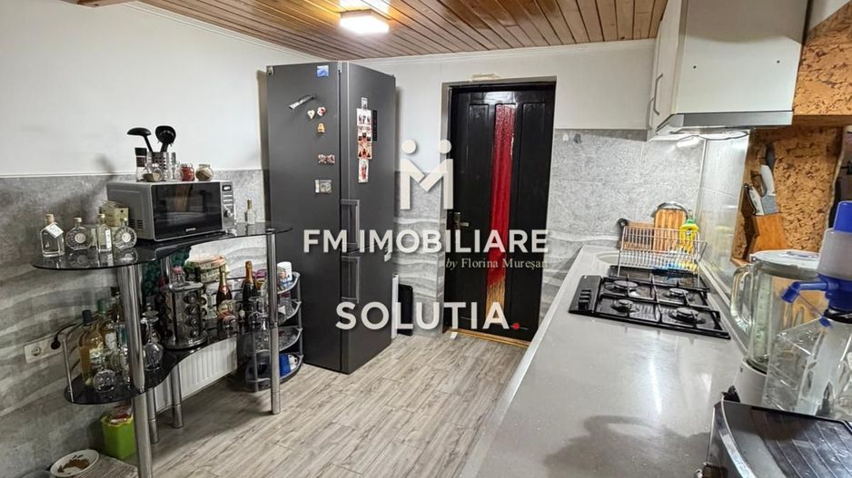 Casă de  vânzare cu vedere panoramică - Poză 8