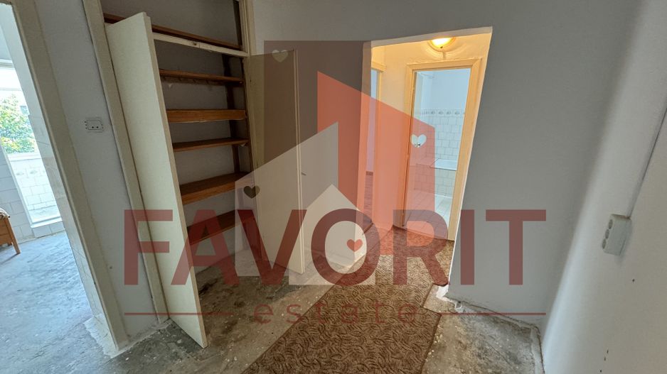 Decomandat. Model spatios. Disponibil imediat. Etaj intermediar. - Poză 11