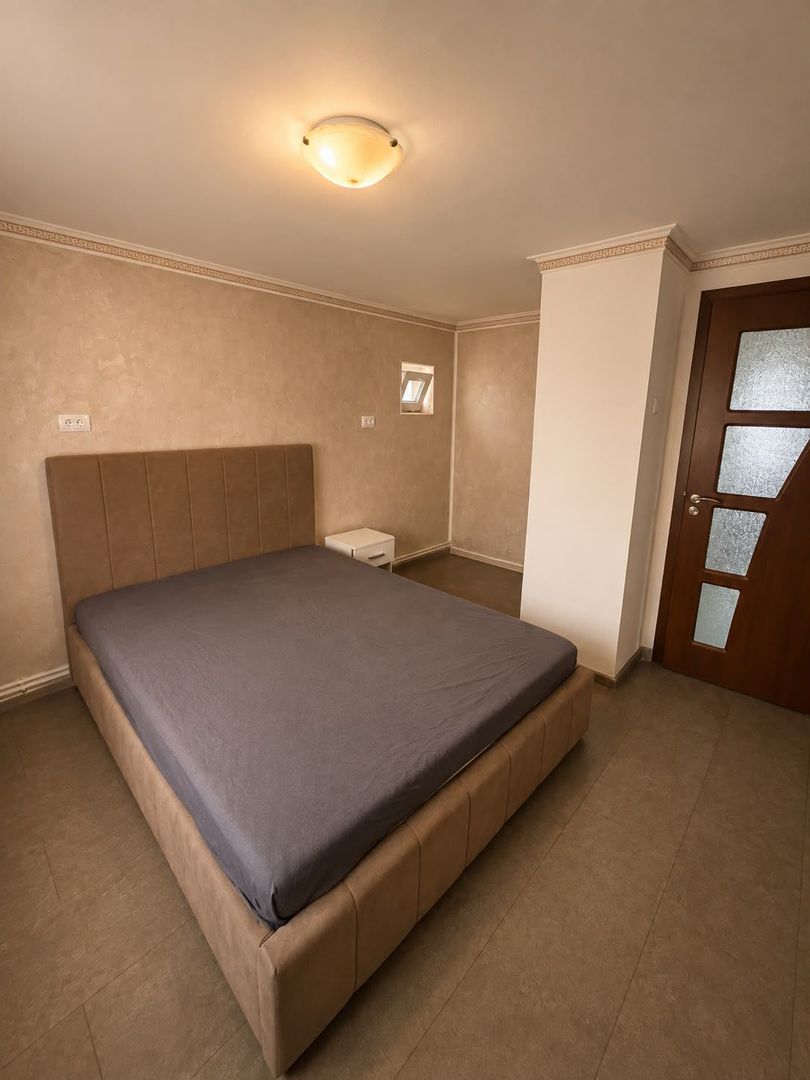 Casa renovata anul trecut  cu 1100 mp de teren in localitatea Les - Poză 9