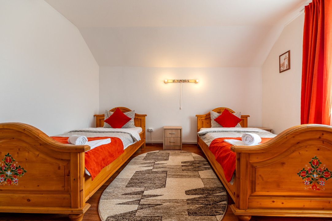 Casa + Pensiune deosebita - Orlat, Sibiu - Poză 25
