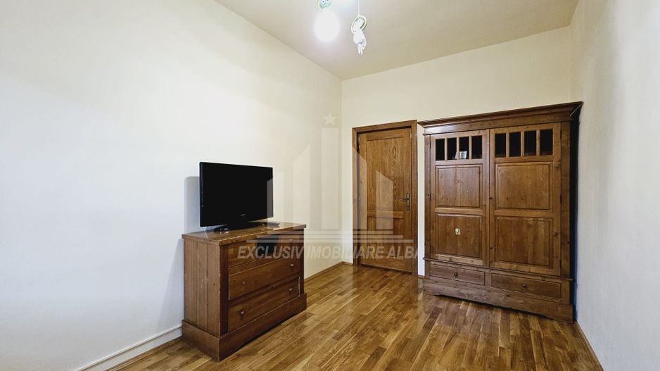 Apartament cu 3 camere decomandate, Cetate - Poză 6