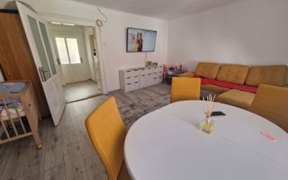 Apartament 3 camere curte privata zona Centrala - Poză 2